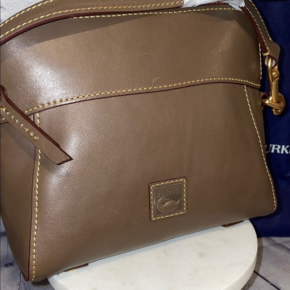 Dooney & Bourke Brown Leather Shoulder Bag Gold Hardware Classic Designer - Picture 2 of 7